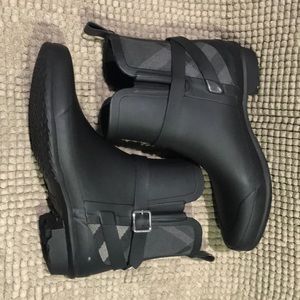 Burberry Riddlestone Check Short Rain Boot Black